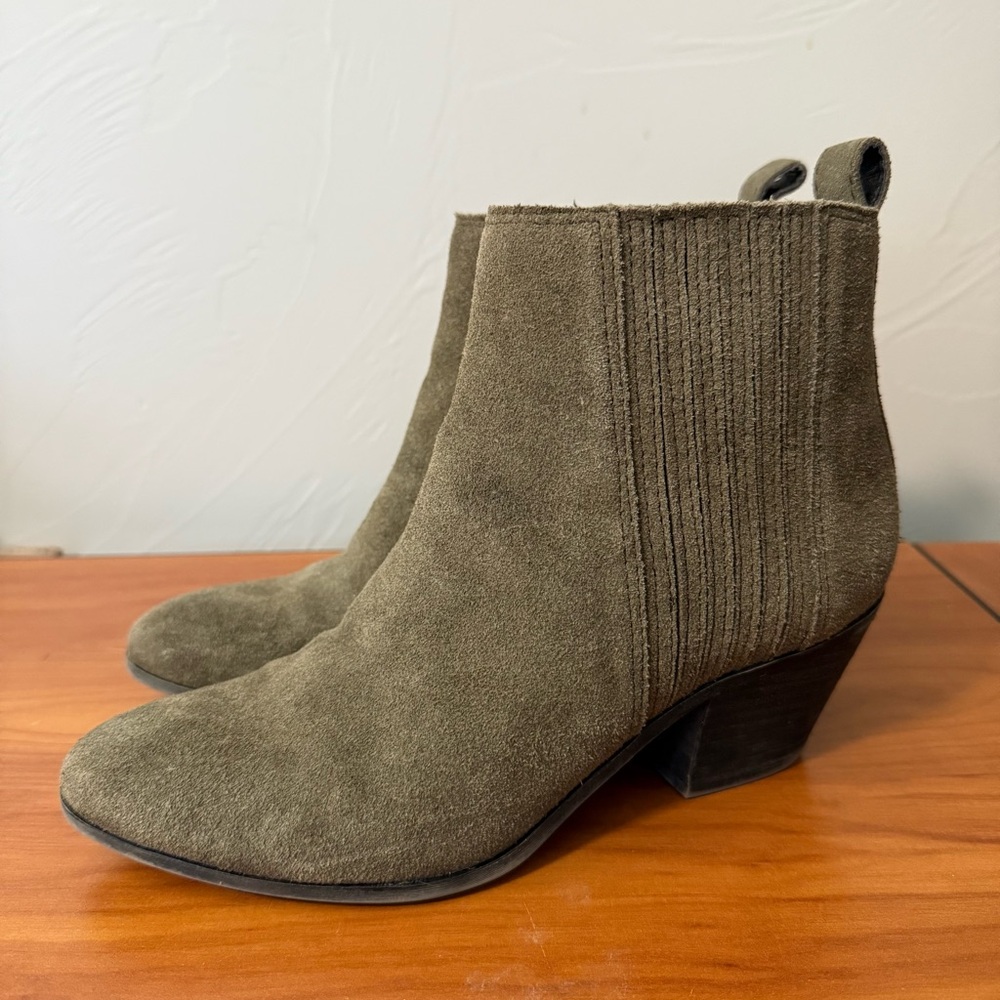 Frye & Co. Jacy‎ Chelsea Ankle Bootie Leather Suede Olive Green Side Zip 70738